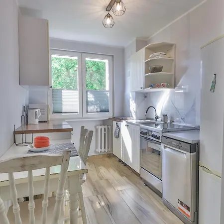 Redlowska Przystan - Plaza, Las, Miasto, Fiesta Apartment