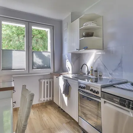 Redlowska Przystan - Plaza, Las, Miasto, Fiesta Apartment Gdynia