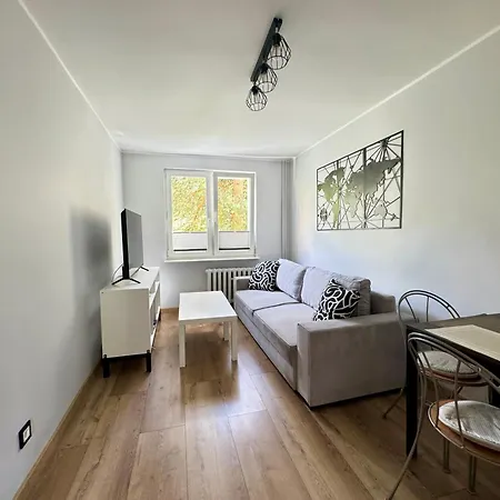 Redlowska Przystan - Plaza, Las, Miasto, Fiesta Apartment